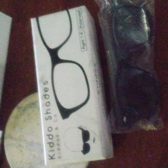 Kiddo shades and reading glasses - Picture 2 of 3